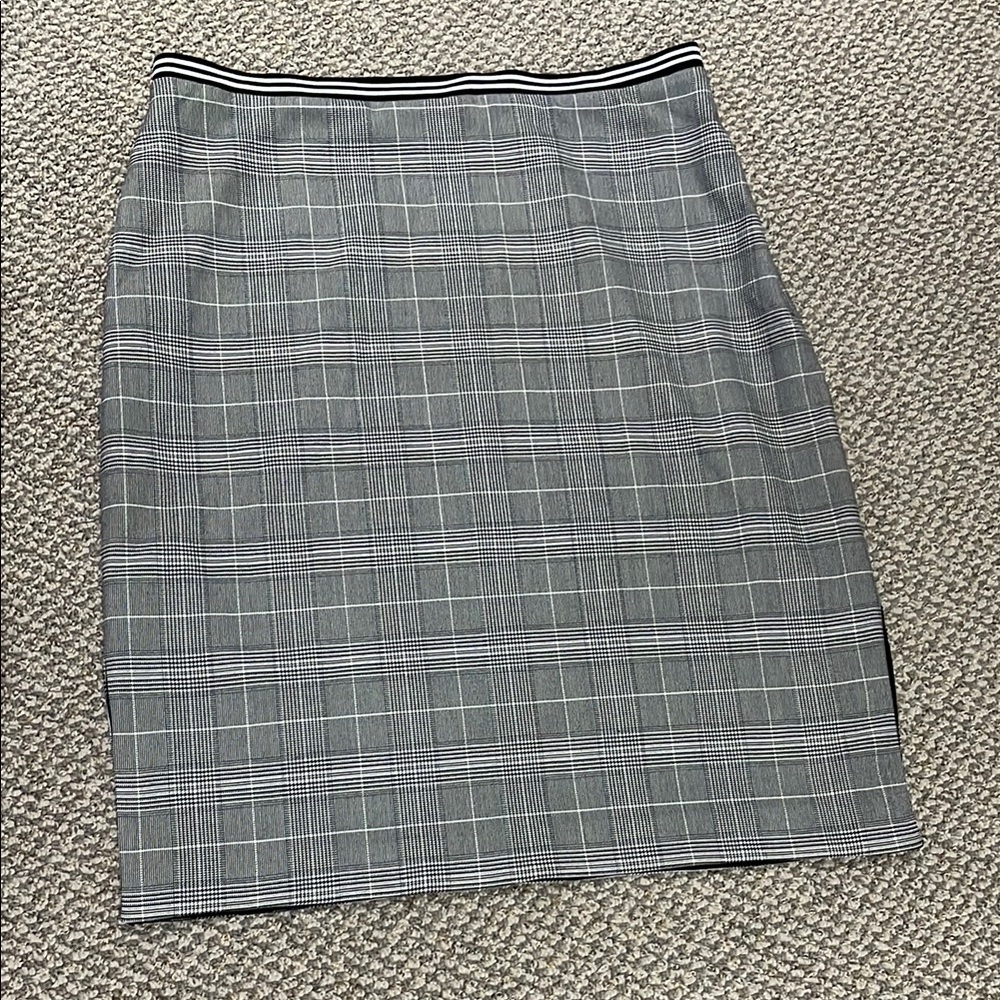 Banana Republic Black and White Plaid Pencil Skirt for Work